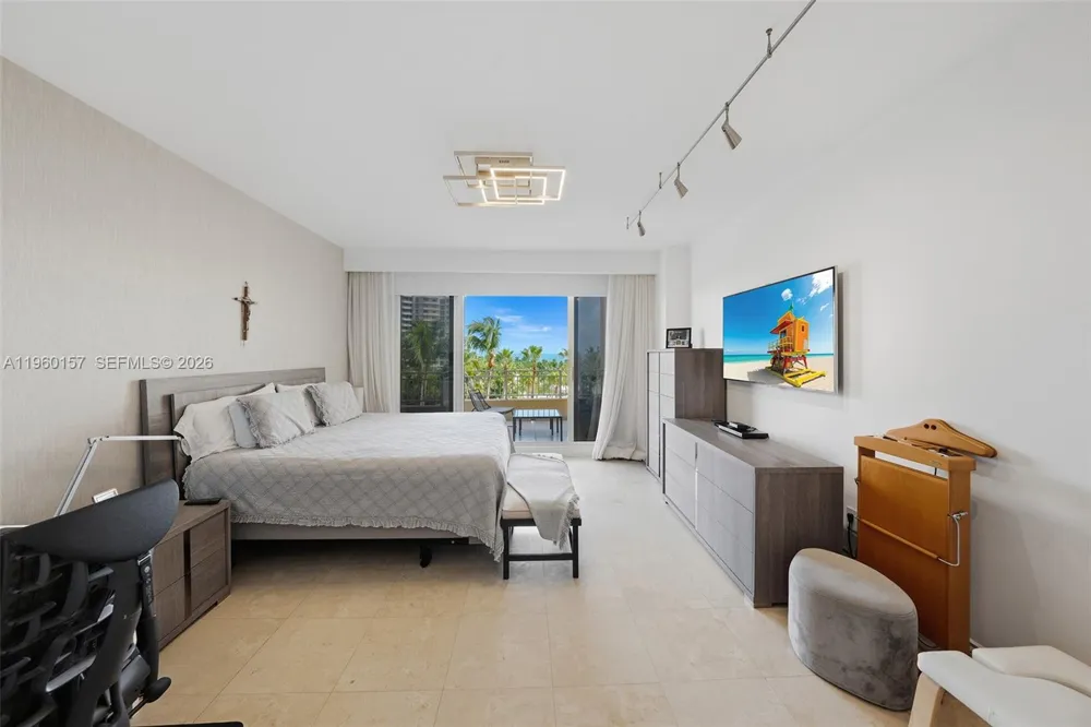 799 Crandon Blvd #605 Key Biscayne, FL 33149