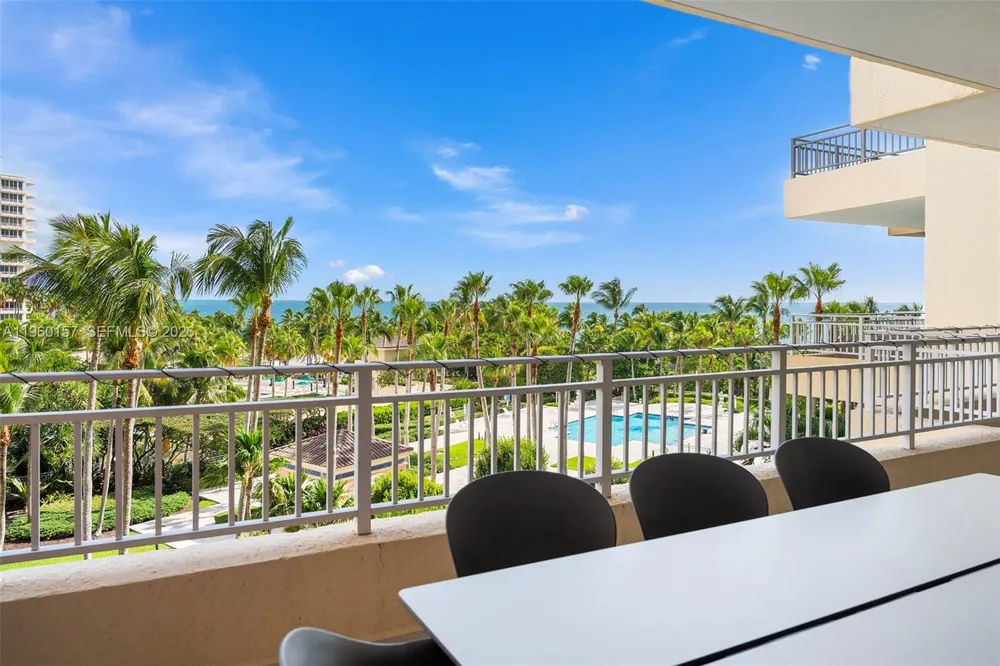 799 Crandon Blvd #605 Key Biscayne, FL 33149