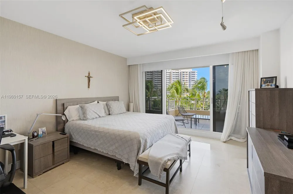 799 Crandon Blvd #605 Key Biscayne, FL 33149