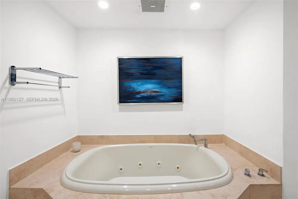 799 Crandon Blvd #605 Key Biscayne, FL 33149
