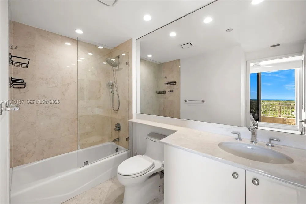 799 Crandon Blvd #605 Key Biscayne, FL 33149