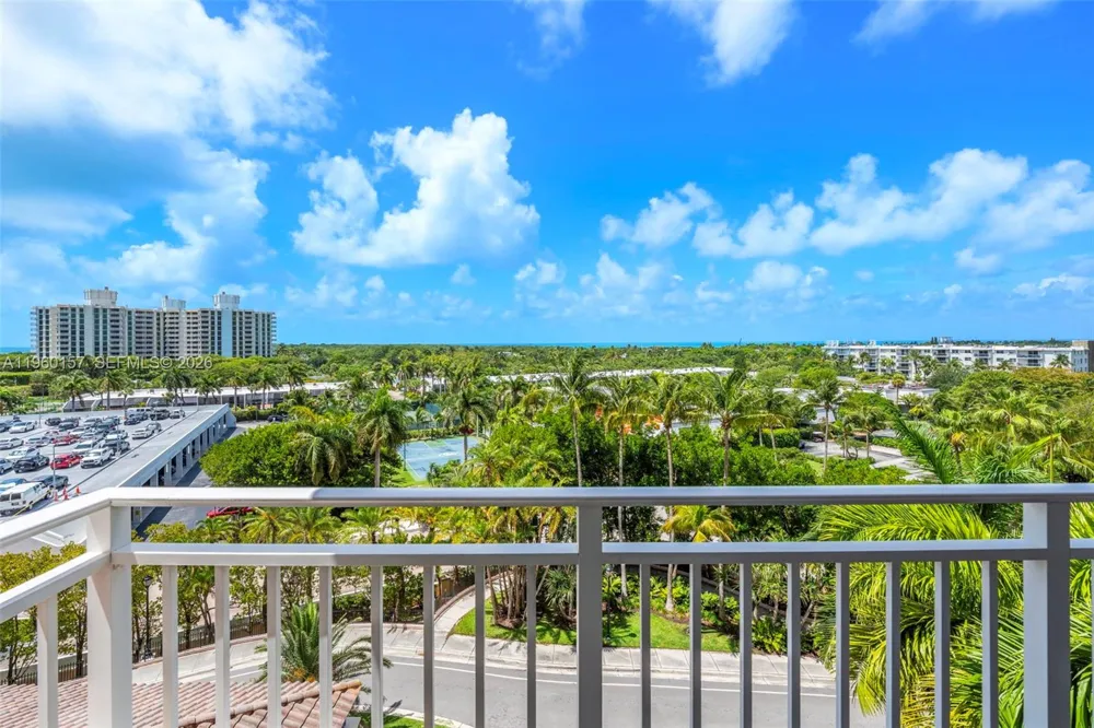799 Crandon Blvd #605 Key Biscayne, FL 33149