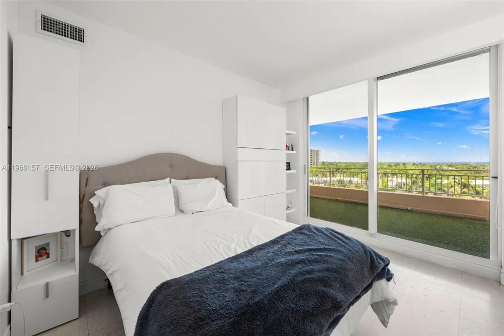 799 Crandon Blvd #605 Key Biscayne, FL 33149