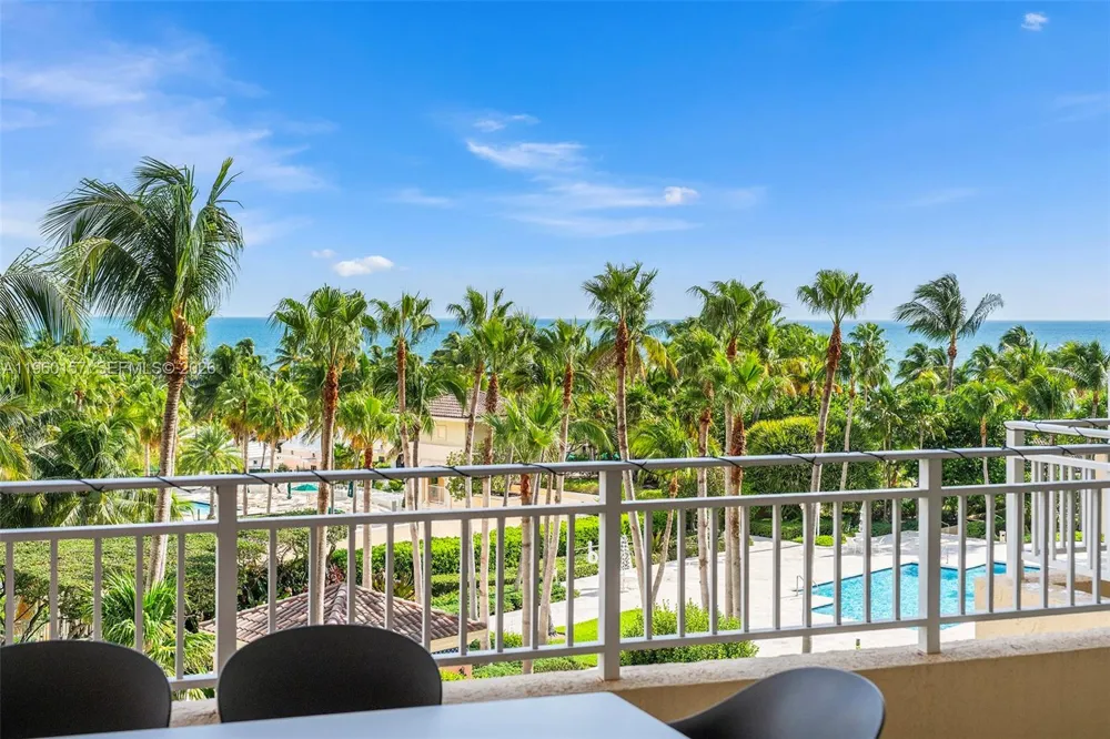 799 Crandon Blvd #605 Key Biscayne, FL 33149
