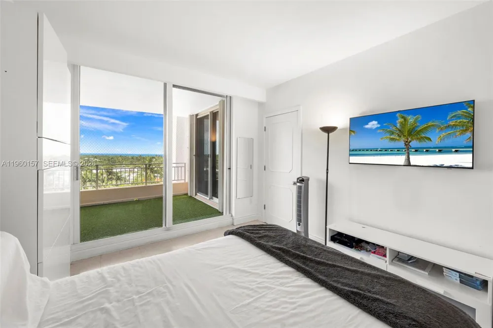 799 Crandon Blvd #605 Key Biscayne, FL 33149