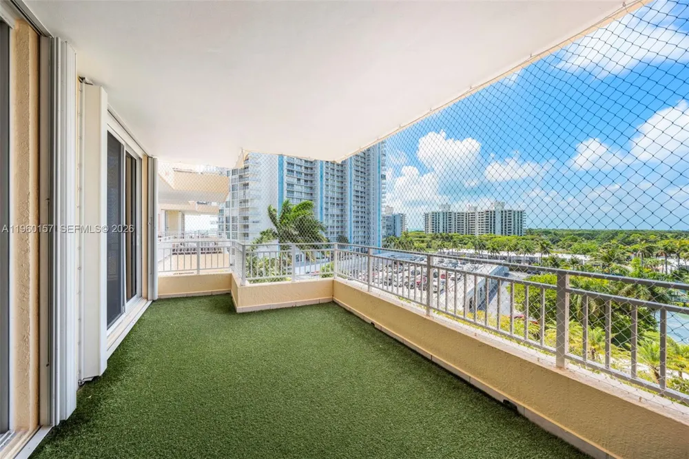 799 Crandon Blvd #605 Key Biscayne, FL 33149