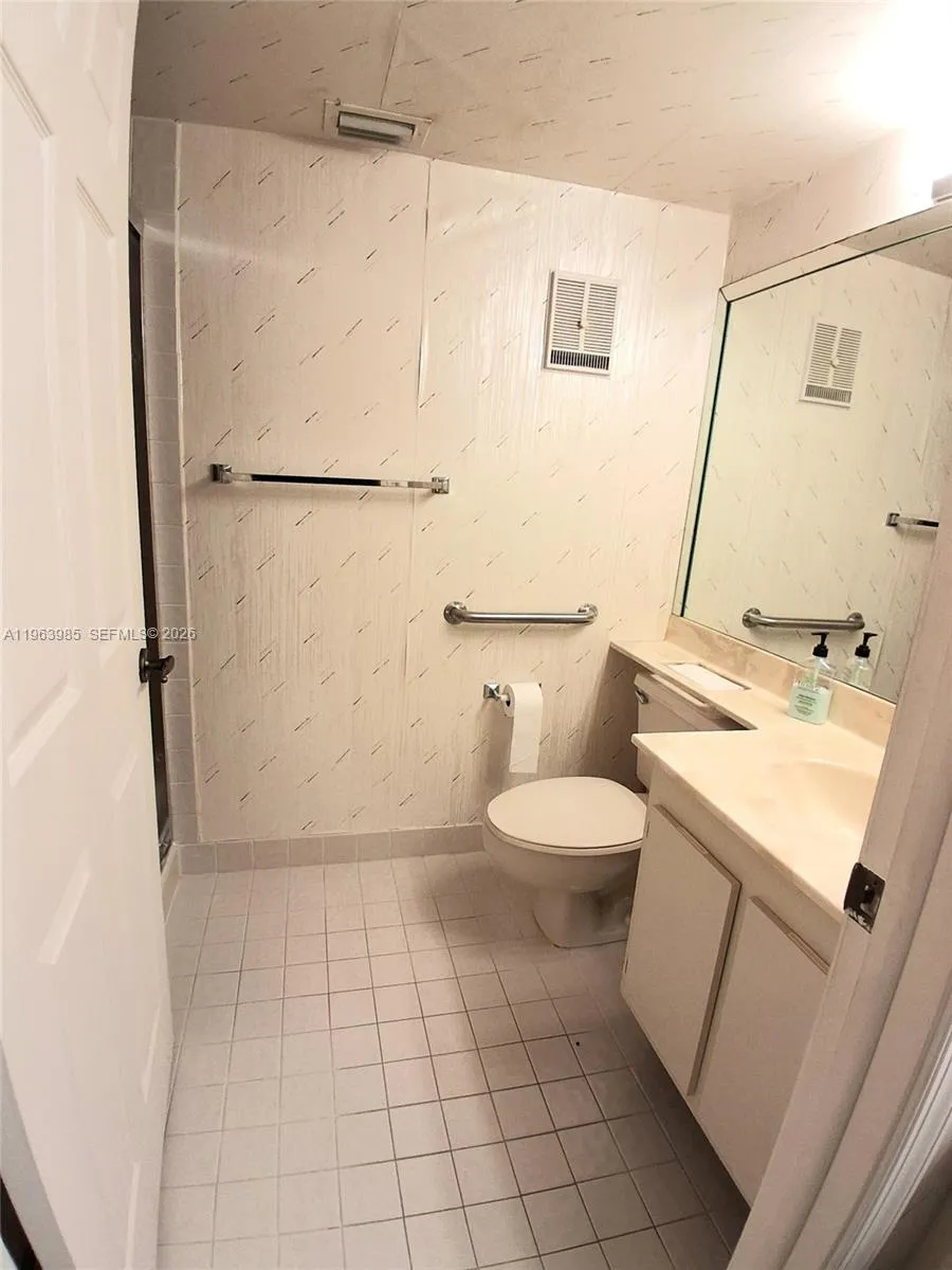 10456 NW 24th Pl #206 Sunrise, FL 33322