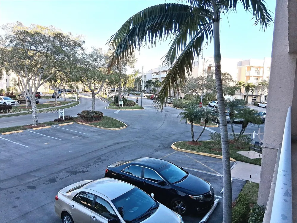 10456 NW 24th Pl #206 Sunrise, FL 33322