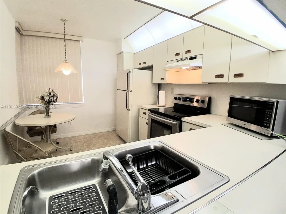 10456 NW 24th Pl #206 Sunrise, FL 33322