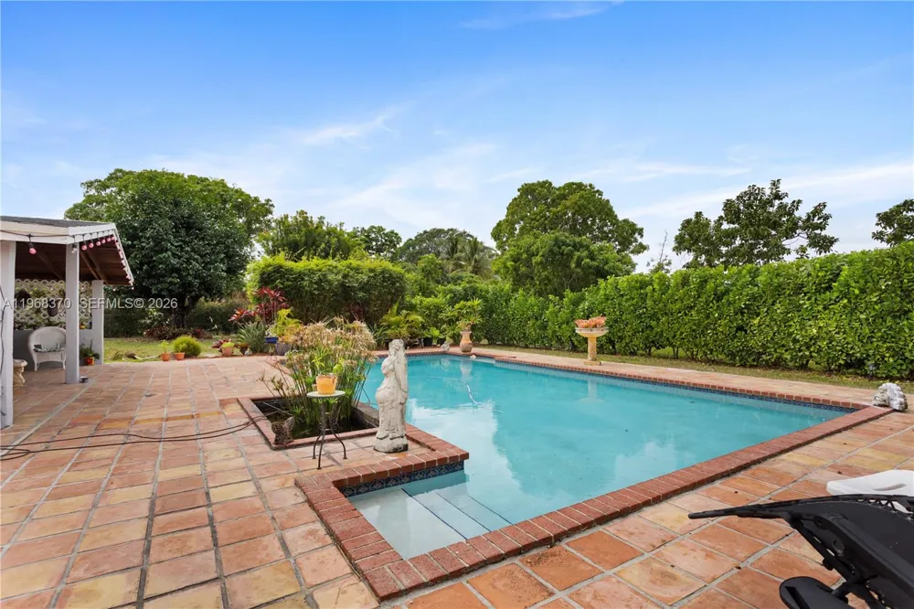 25900 SW 182nd Ave Homestead, FL 33031