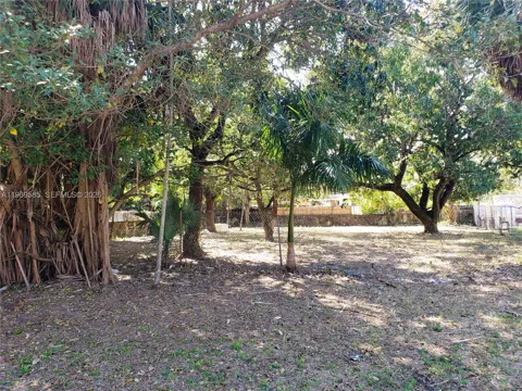524 S ROYAL POINCIANA BLVD