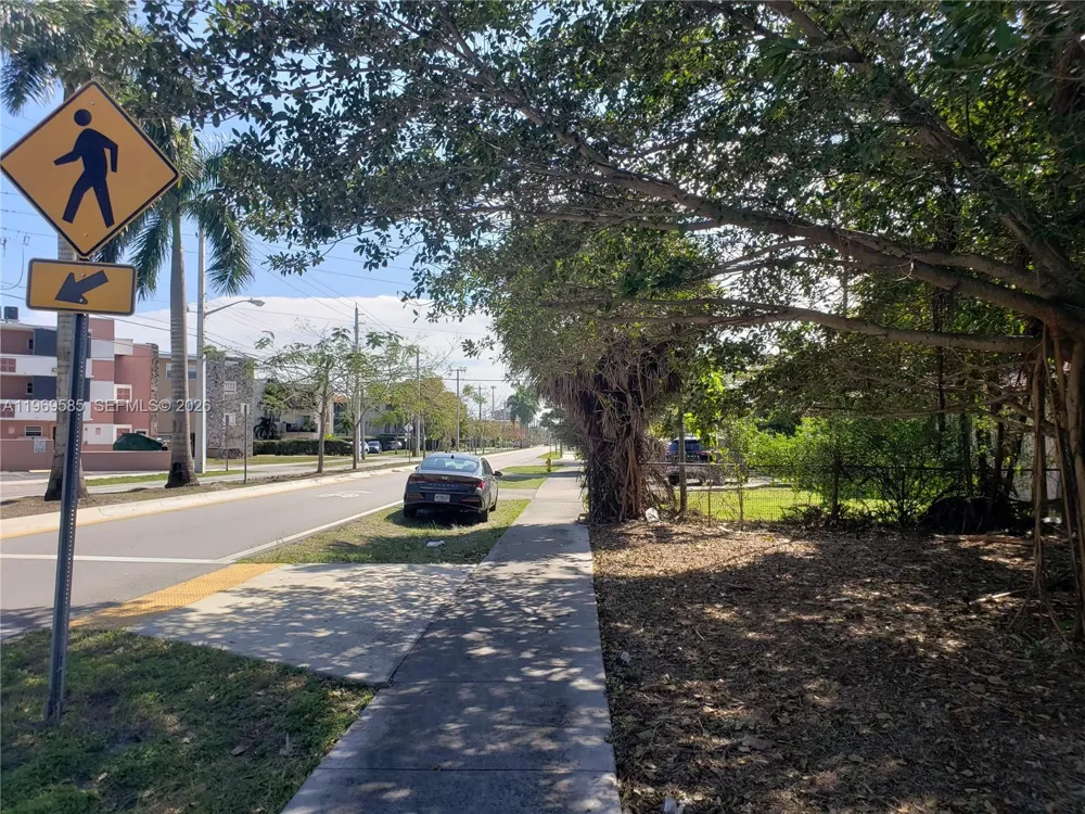 524 S ROYAL POINCIANA BLVD Miami Springs, FL 33166