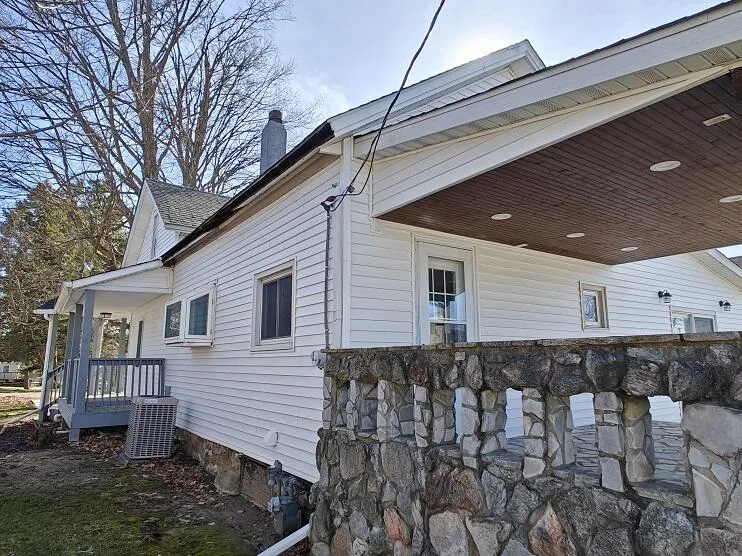6627 E Berrien Street Eau Claire Village, MI 49111