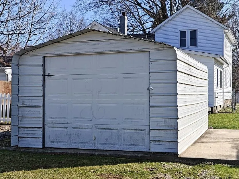 6627 E Berrien Street Eau Claire Village, MI 49111