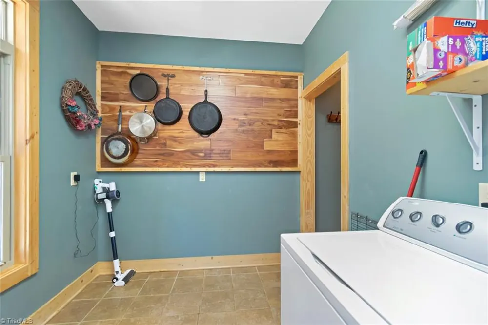 658 Green Point Lane Boomer, NC 28606