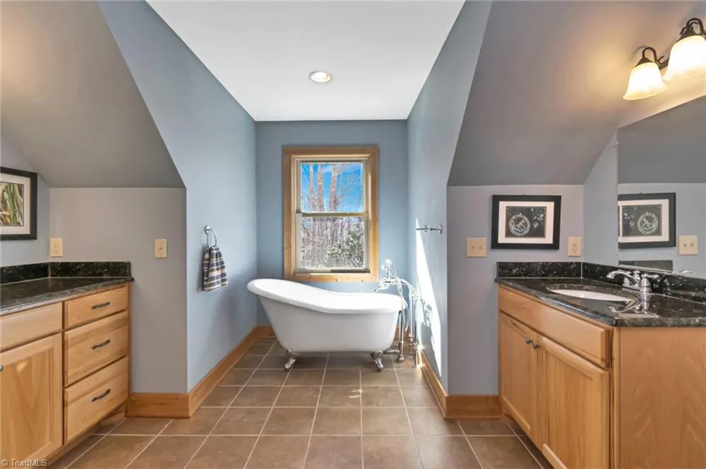 658 Green Point Lane Boomer, NC 28606
