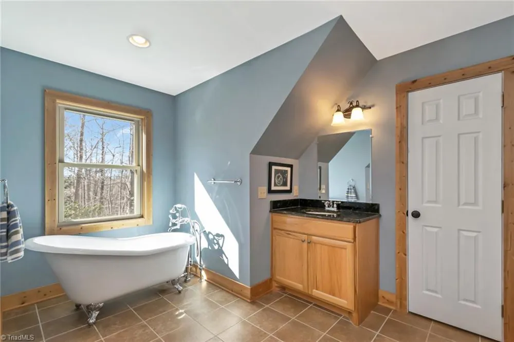 658 Green Point Lane Boomer, NC 28606
