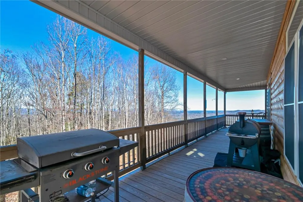658 Green Point Lane Boomer, NC 28606