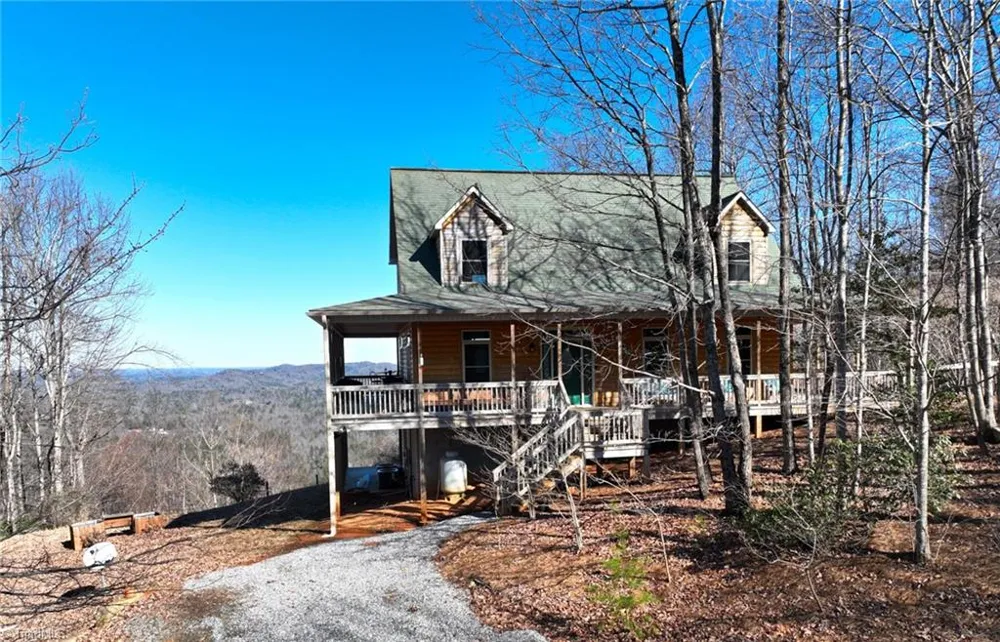 658 Green Point Lane Boomer, NC 28606