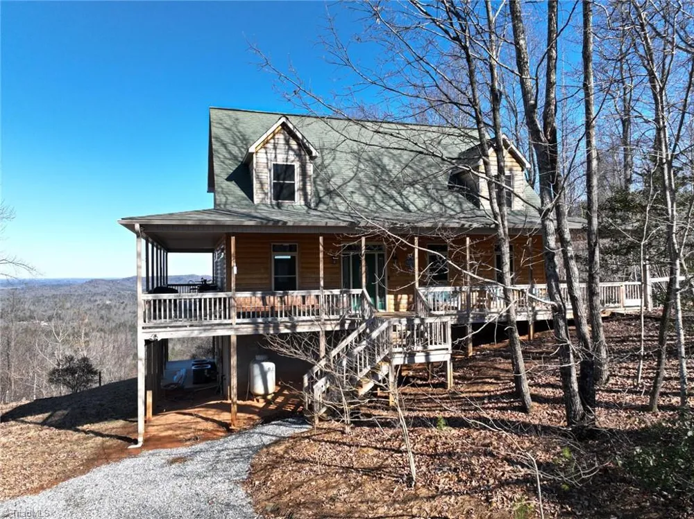 658 Green Point Lane Boomer, NC 28606