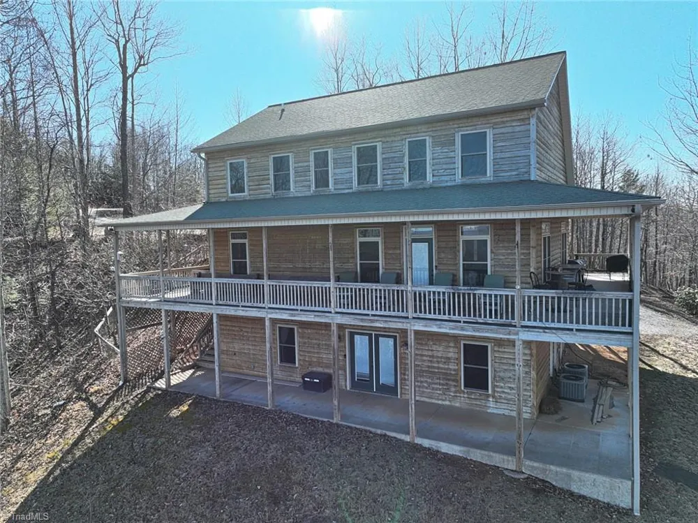 658 Green Point Lane Boomer, NC 28606