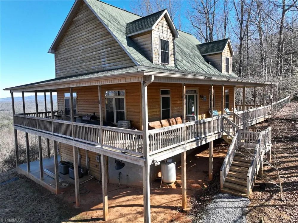658 Green Point Lane Boomer, NC 28606