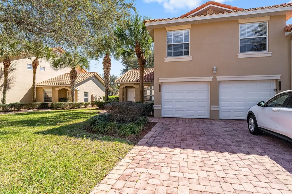 5427 COMPASS POINT #1 Oxford, FL 34484