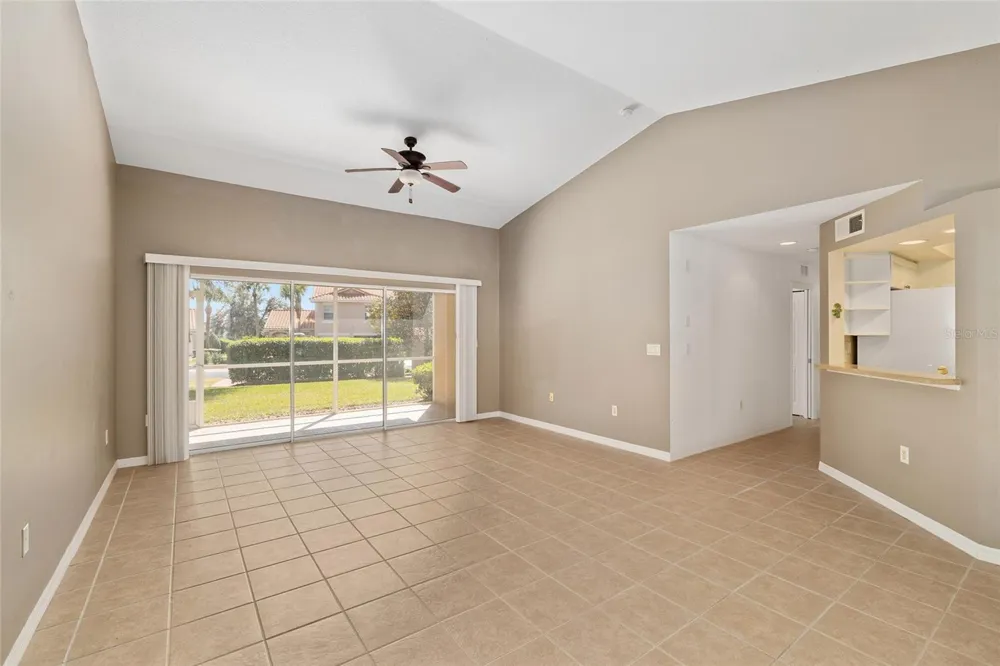 5427 COMPASS POINT #1 Oxford, FL 34484