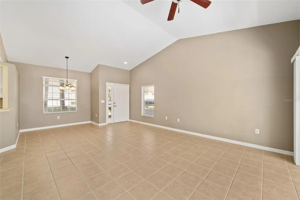 5427 COMPASS POINT #1 Oxford, FL 34484