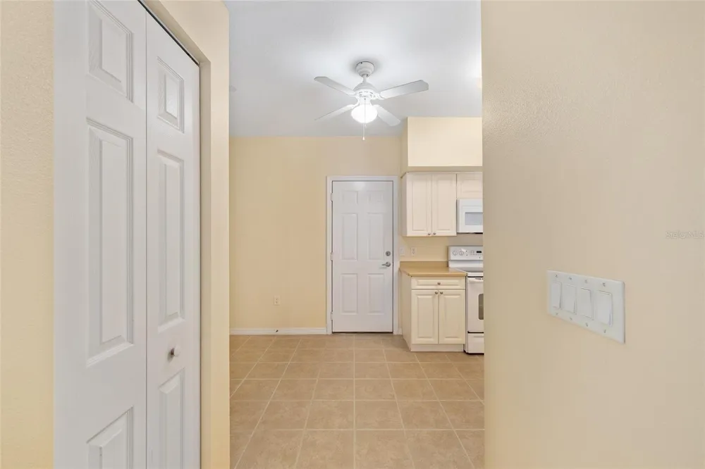5427 COMPASS POINT #1 Oxford, FL 34484