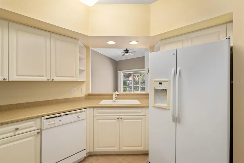 5427 COMPASS POINT #1 Oxford, FL 34484