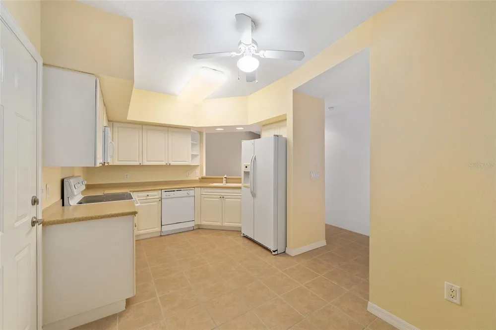 5427 COMPASS POINT #1 Oxford, FL 34484