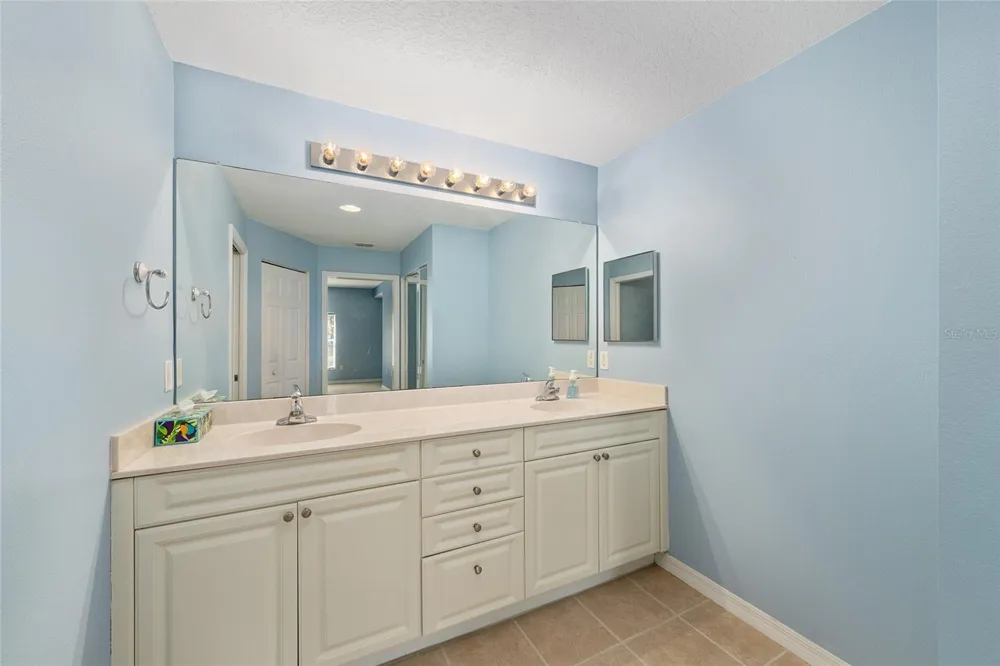 5427 COMPASS POINT #1 Oxford, FL 34484