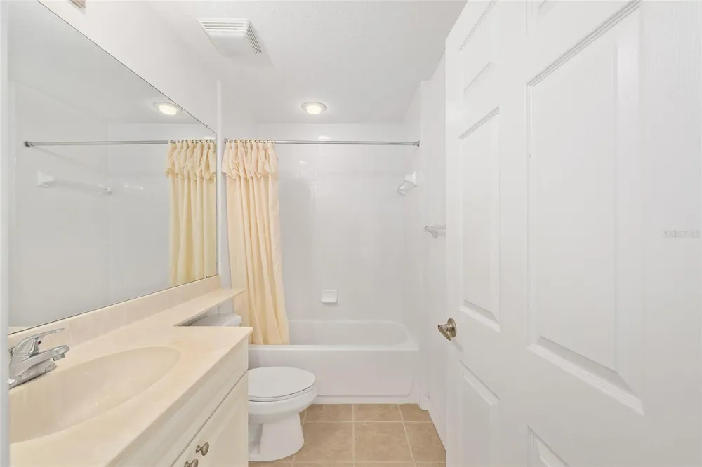 5427 COMPASS POINT #1 Oxford, FL 34484