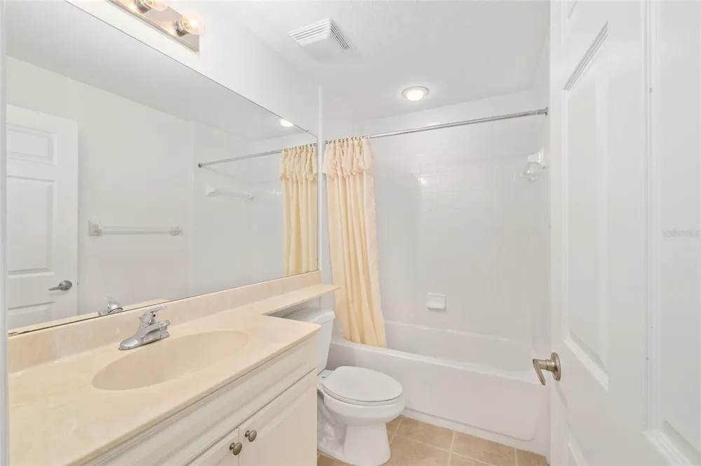 5427 COMPASS POINT #1 Oxford, FL 34484