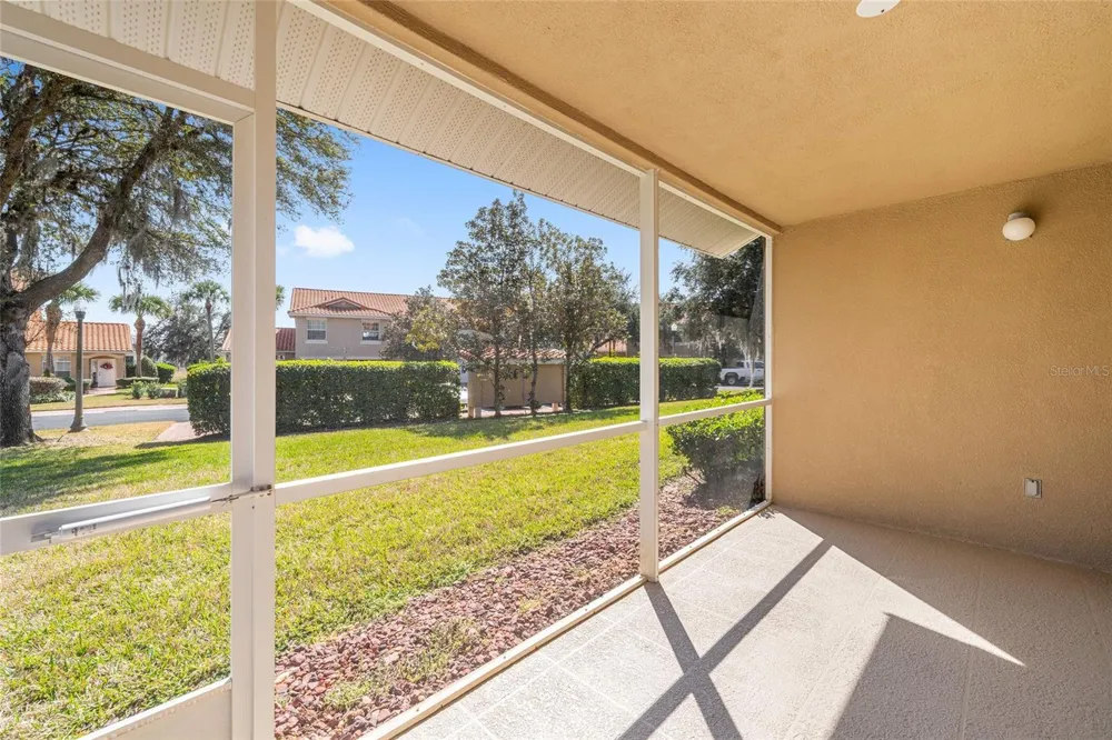 5427 COMPASS POINT #1 Oxford, FL 34484