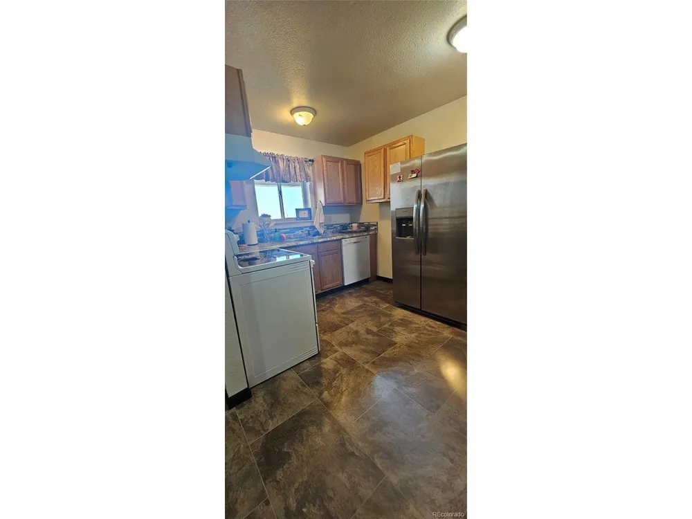 708 W 1st Avenue Kit Carson, CO 80825