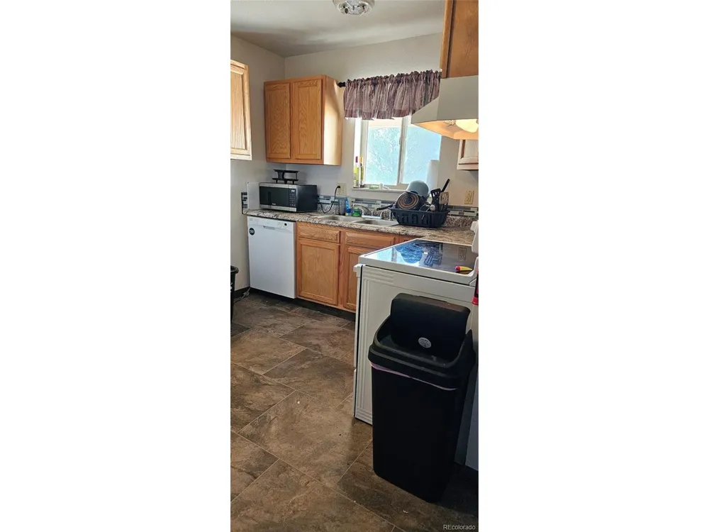 708 W 1st Avenue Kit Carson, CO 80825