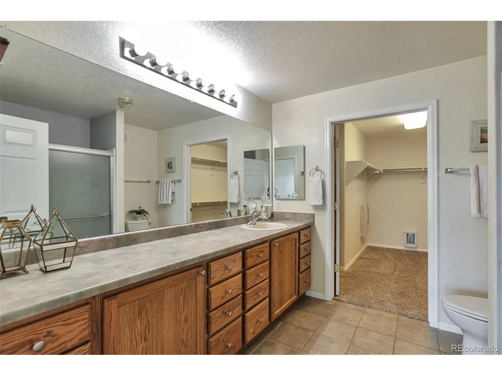 8017 S Algonquian Circle Aurora, CO 80016
