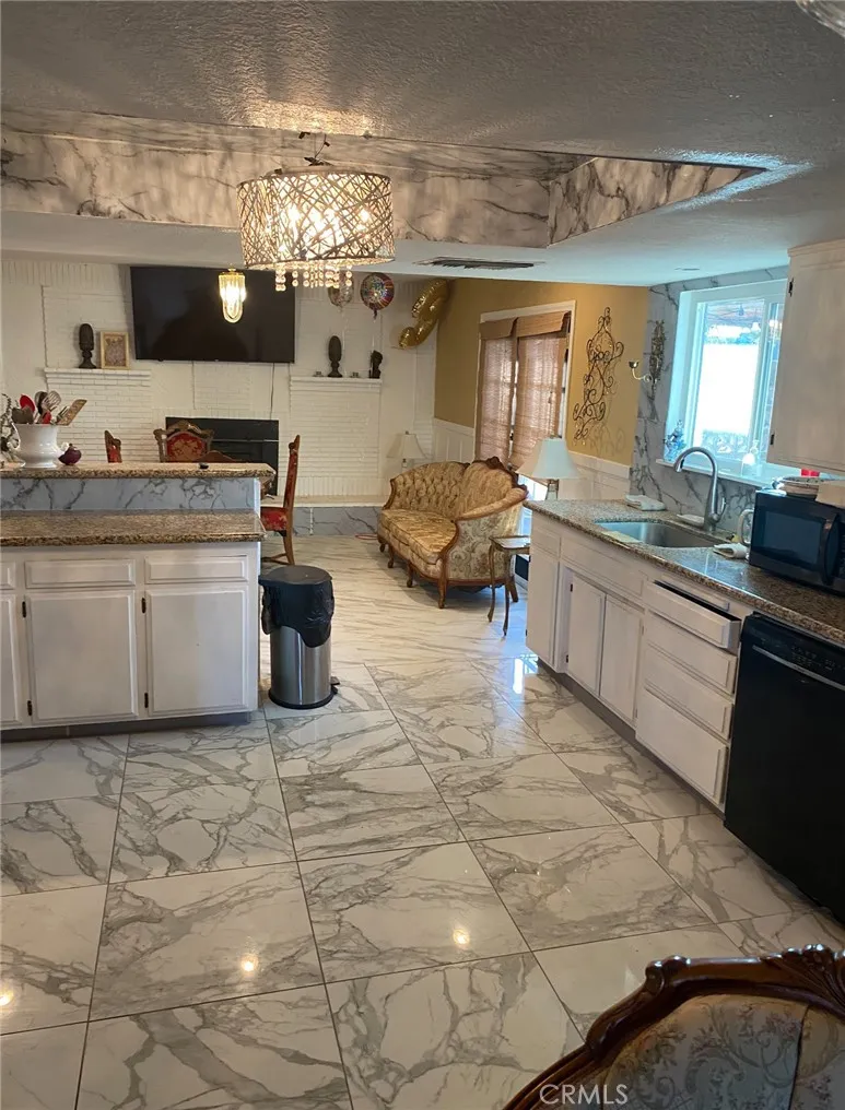 135 S Broadway Street Ridgecrest, CA 93555