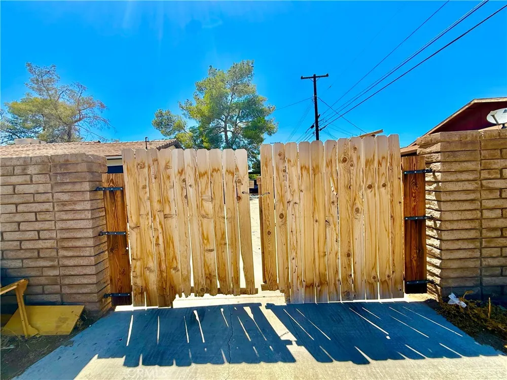 135 S Broadway Street Ridgecrest, CA 93555