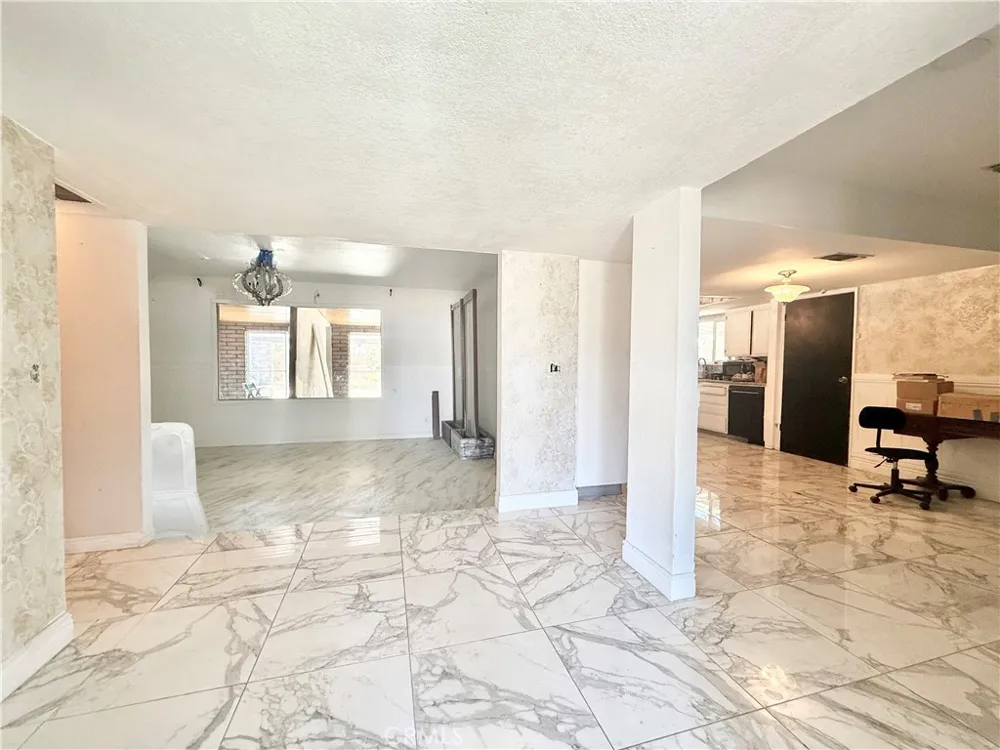135 S Broadway Street Ridgecrest, CA 93555