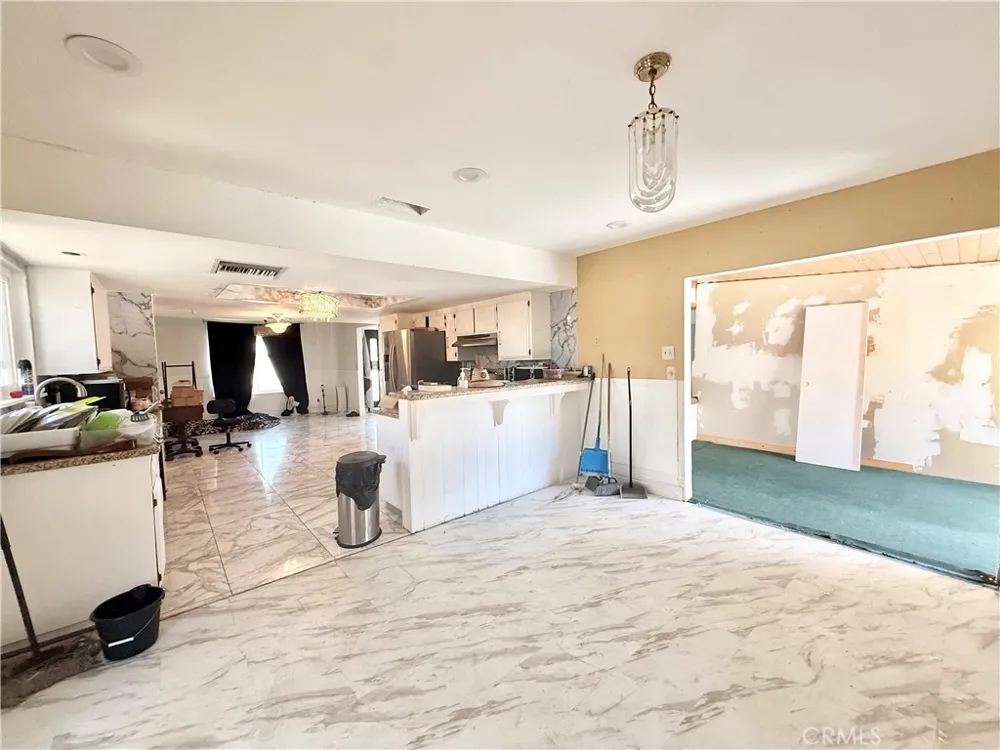 135 S Broadway Street Ridgecrest, CA 93555