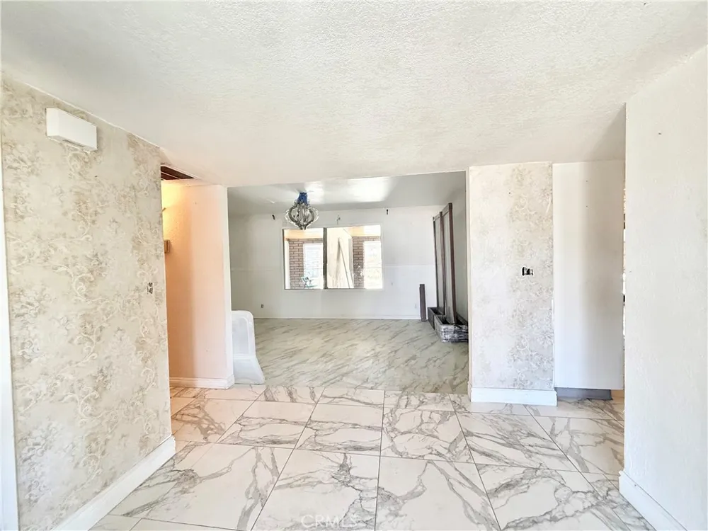 135 S Broadway Street Ridgecrest, CA 93555
