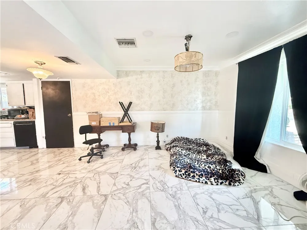 135 S Broadway Street Ridgecrest, CA 93555