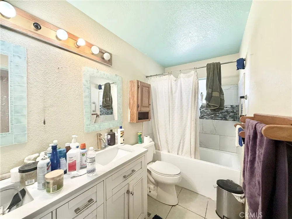 135 S Broadway Street Ridgecrest, CA 93555