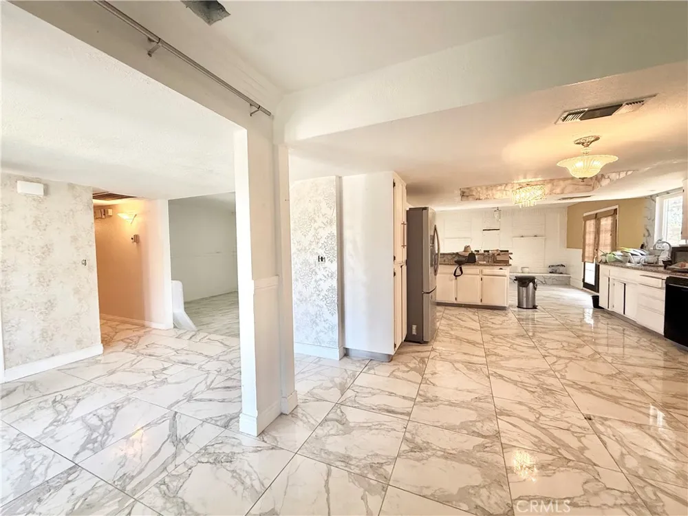 135 S Broadway Street Ridgecrest, CA 93555