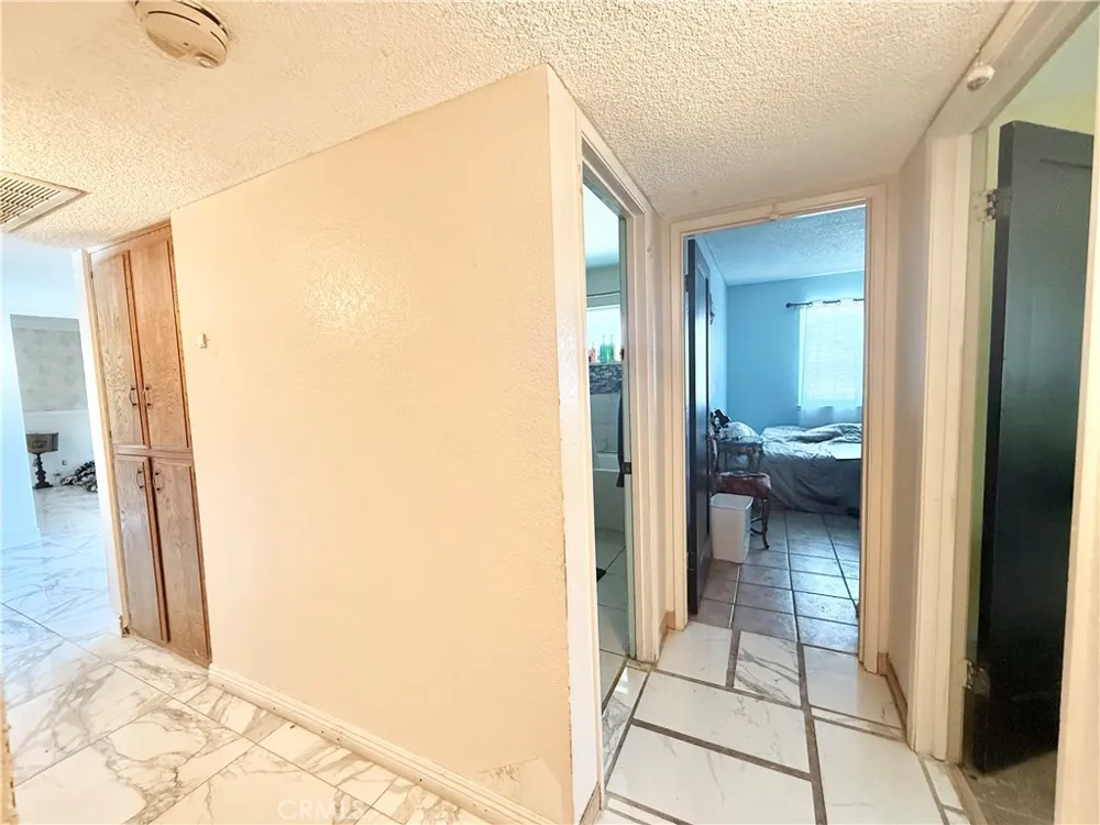 135 S Broadway Street Ridgecrest, CA 93555