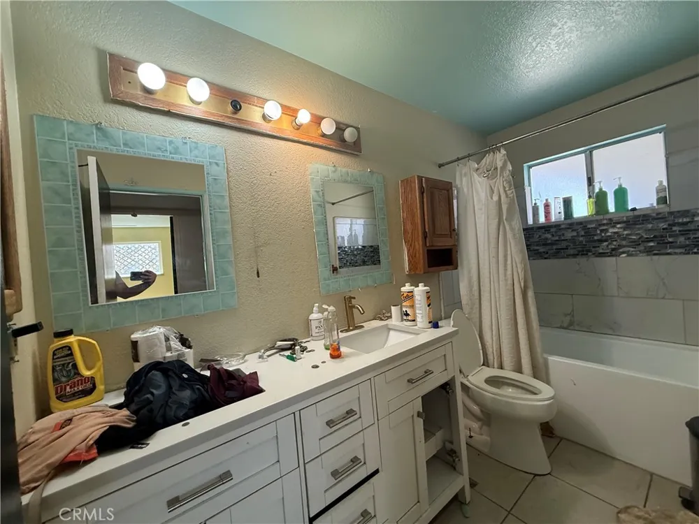 135 S Broadway Street Ridgecrest, CA 93555
