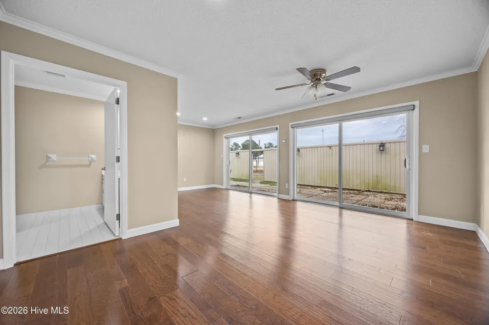 616 E Murphy Street Wallace, NC 28466